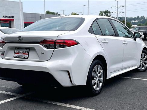 Used 2024 Toyota Corolla LE FWD image 12