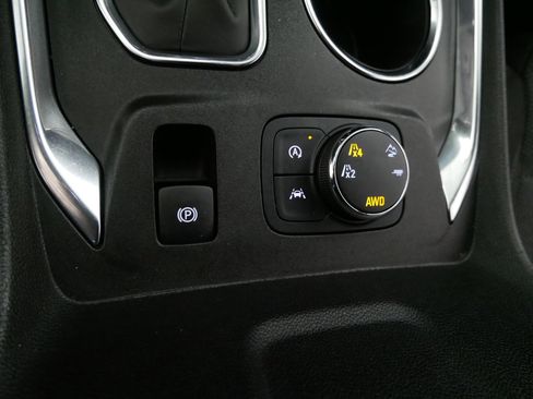 Used 2023 Chevrolet Traverse LT w/ Midnight/Sport Edition image 29