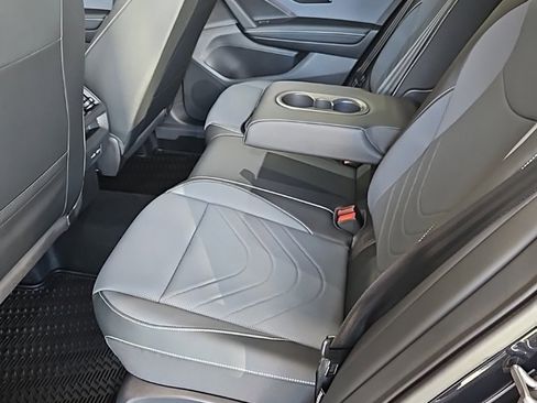 New 2025 Volkswagen Tiguan SE image 23