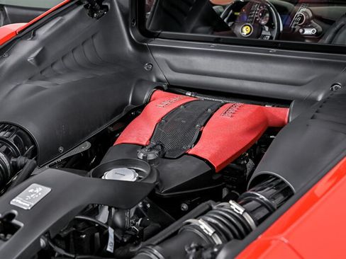 Used 2022 Ferrari F8 Tributo RWD image 12