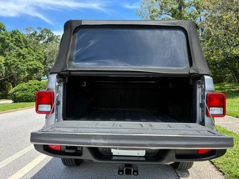 Used 2020 Jeep Gladiator Sport w/ Quick Order Package 24S AWD/4WD image 10