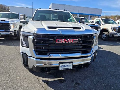 New 2025 GMC Sierra 3500 Pro w/ Convenience Package image 7