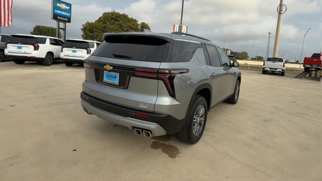 Used 2026 Chevrolet Traverse LT w/ Driver Confidence Package FWD image 8