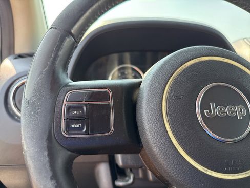 Used 2014 Jeep Compass Latitude image 15