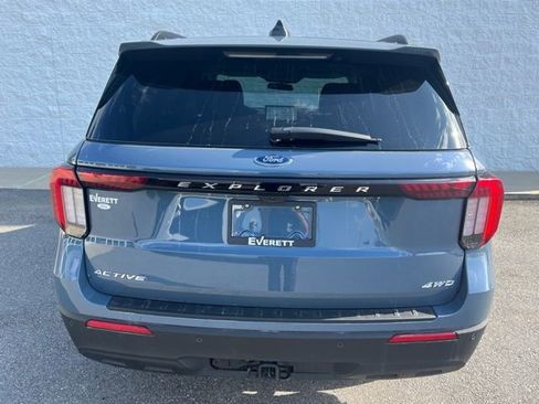 Used 2025 Ford Explorer Active image 7