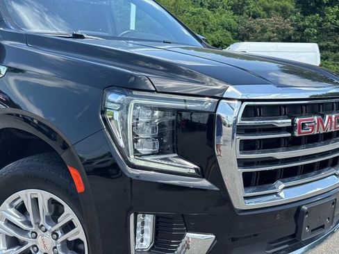 Used 2024 GMC Yukon XL SLT AWD/4WD image 3