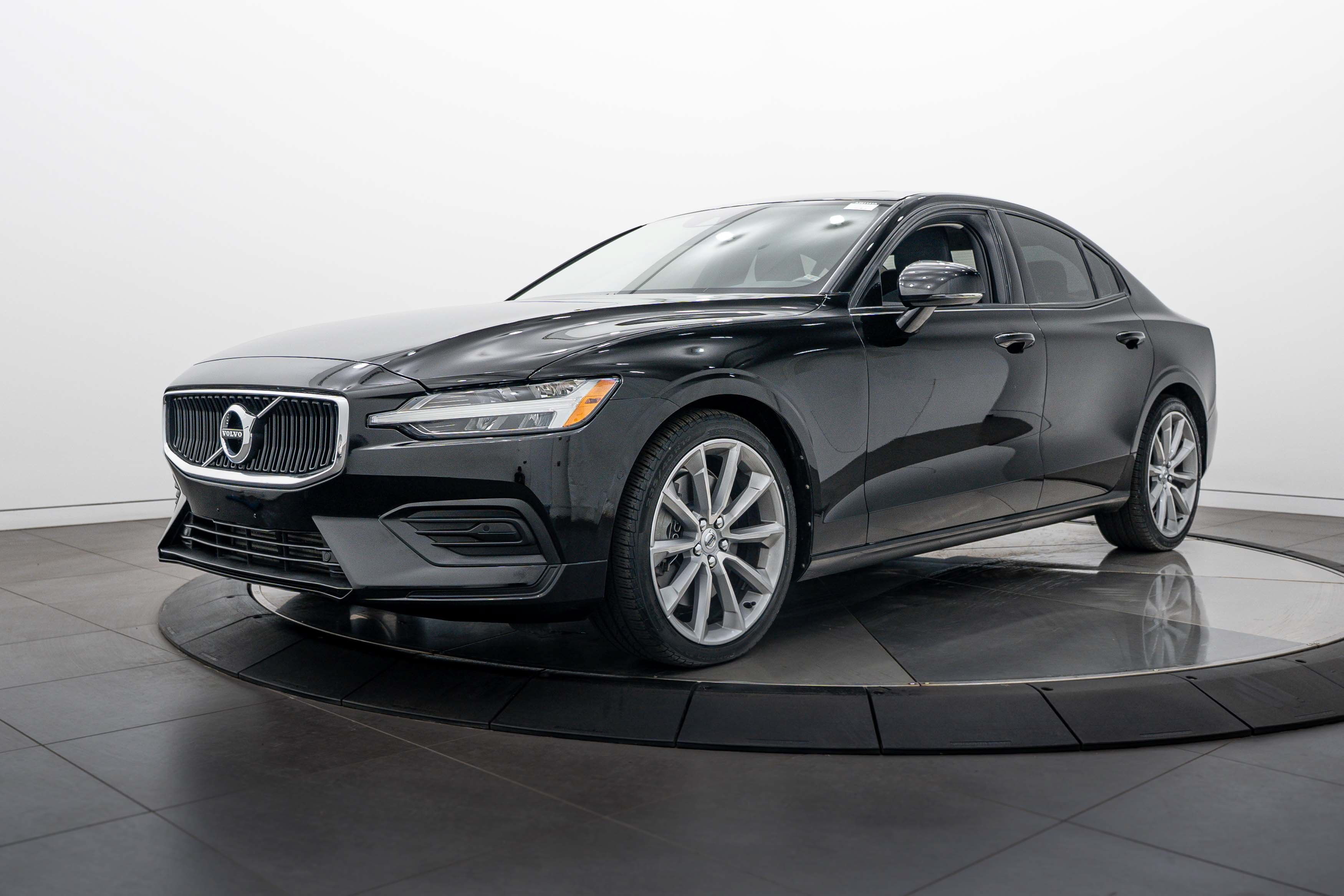 Used 2020 Volvo S60 T6 Momentum AWD/4WD image 7