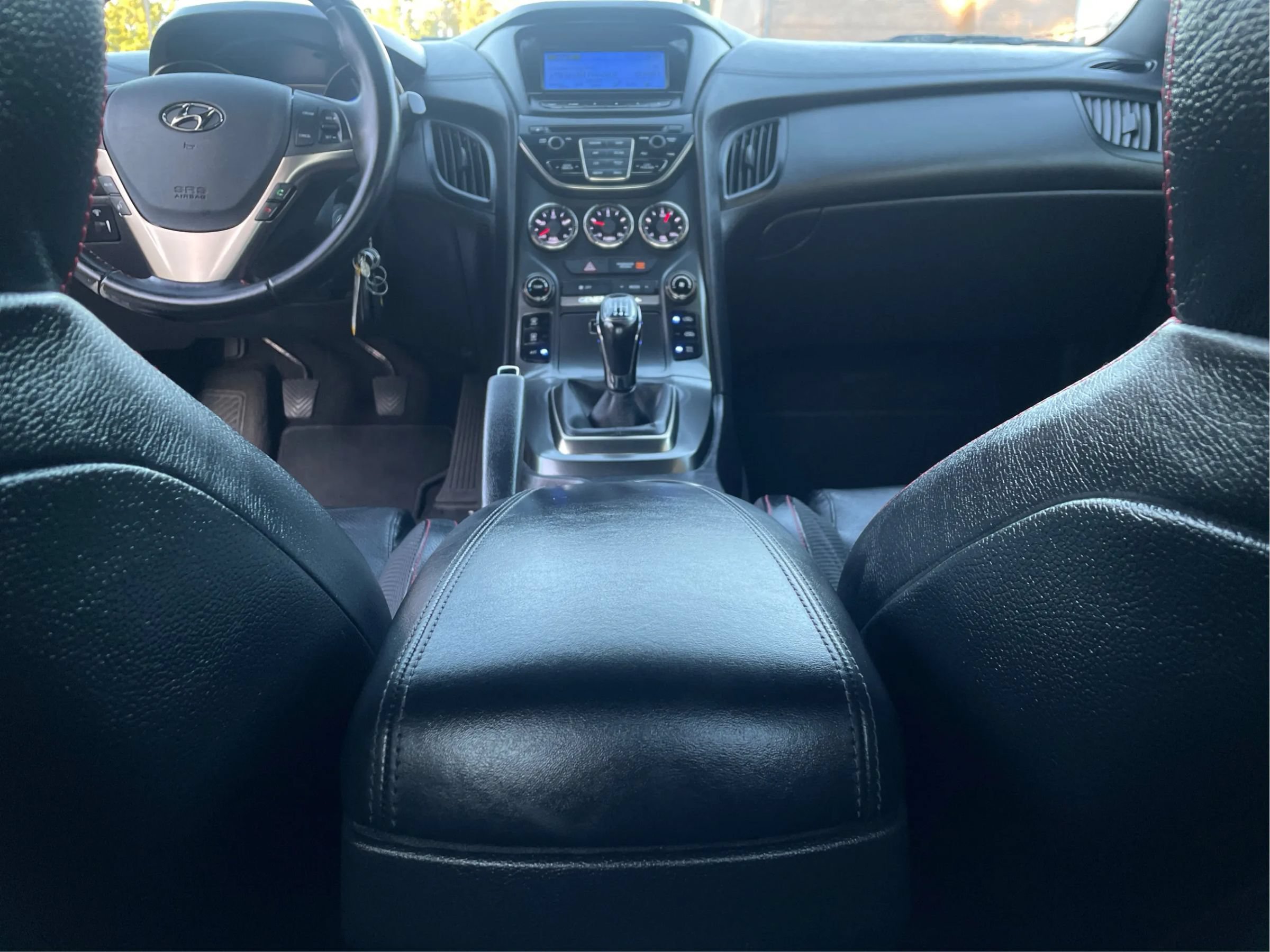 Used 2014 Hyundai Genesis 2.0T RWD image 32