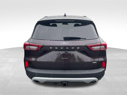 Used 2023 Ford Escape SE w/ Class II Trailer Tow Package FWD image 6