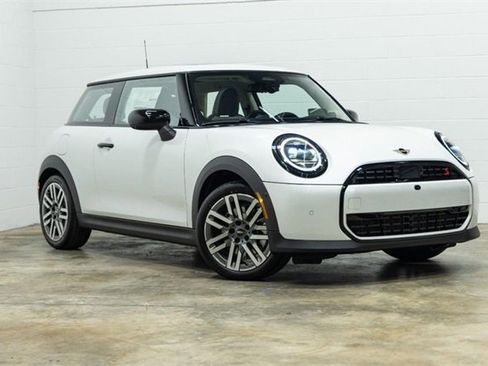 Certified 2025 MINI Cooper S image 5