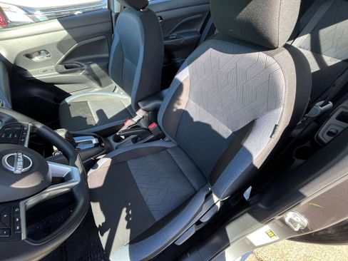 Used 2025 Nissan Versa SV image 36