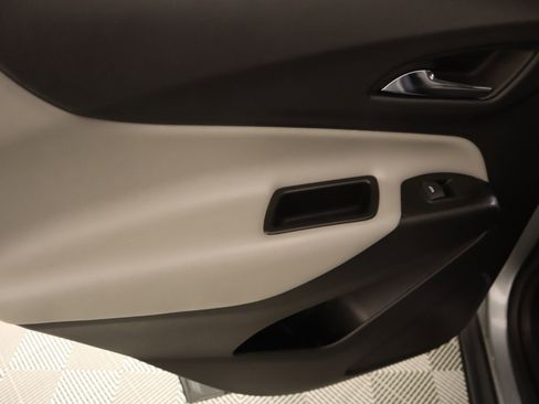 Used 2023 Chevrolet Equinox LT w/ Driver Convenience Package image 16