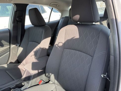 Used 2025 Toyota Corolla LE image 34