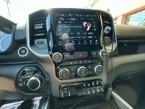 Used 2022 RAM 1500 Big Horn AWD/4WD image 12