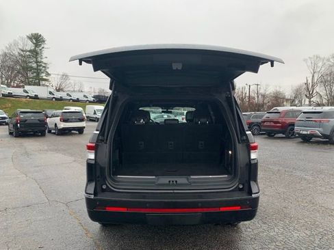Used 2024 Lincoln Navigator Premiere image 30