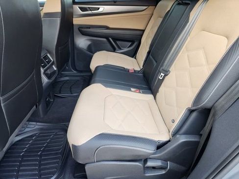 Used 2024 Volkswagen Atlas Cross Sport SE image 30