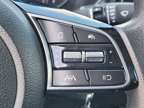 Used 2023 Kia Forte LXS image 23