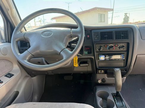 Used 2002 Toyota Tacoma PreRunner RWD image 16