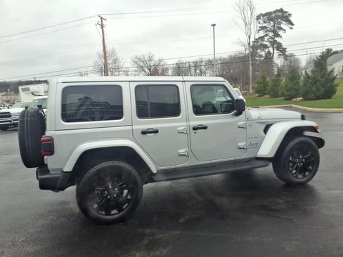 Used 2024 Jeep Wrangler Unlimited Sahara w/ Technology Group AWD/4WD image 6