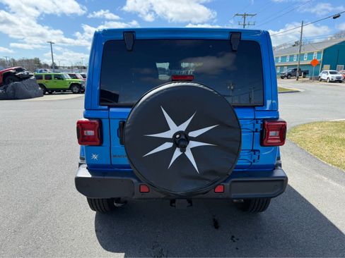 Used 2025 Jeep Wrangler Sahara w/ Safety Group image 10