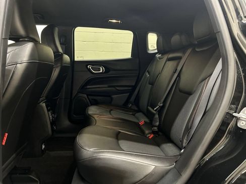 Used 2025 Jeep Compass Trailhawk AWD/4WD image 8