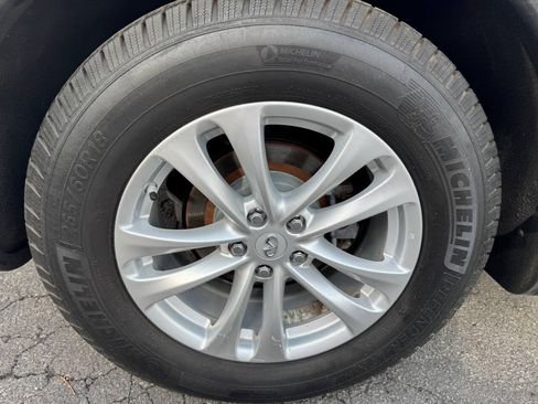 Used 2017 INFINITI QX70 2WD image 16