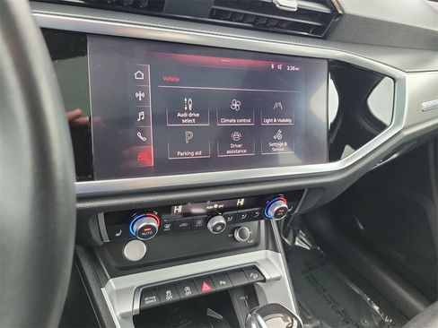 Used 2020 Audi Q3 2.0T Premium Plus w/ Premium Plus Package image 8