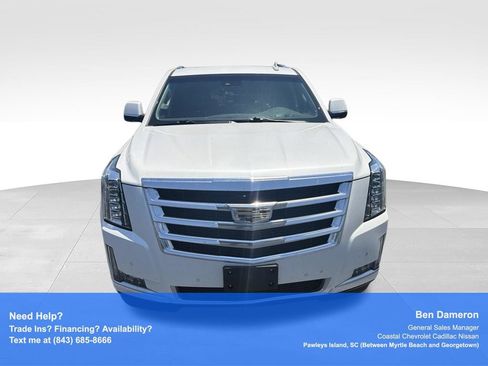 Used 2017 Cadillac Escalade Luxury AWD/4WD image 2