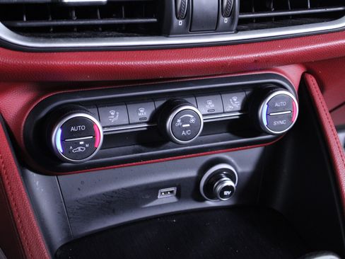 Used 2020 Alfa Romeo Stelvio Sport w/ Quick Order Package 22K Sport image 28