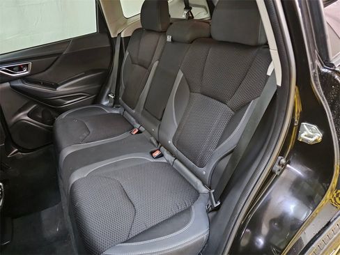 Used 2022 Subaru Forester Premium image 17