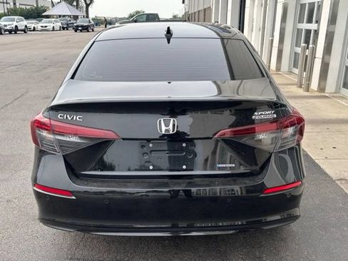Used 2025 Honda Civic Sport Touring image 4