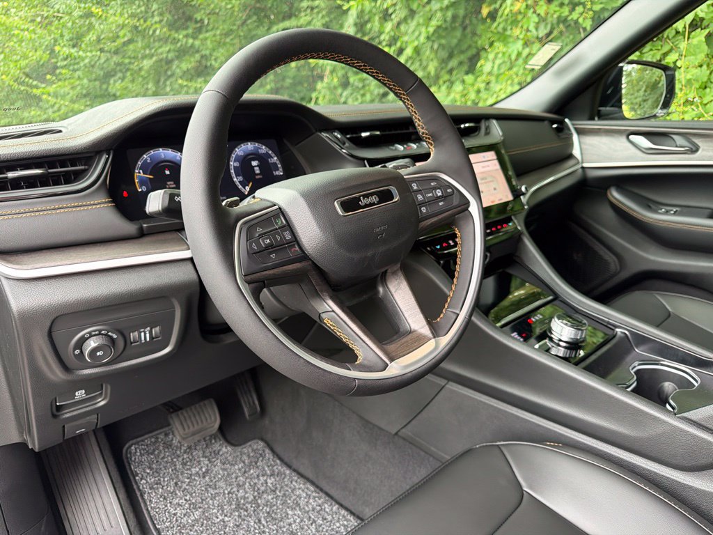 New 2026 Jeep Grand Cherokee Limited AWD/4WD image 3