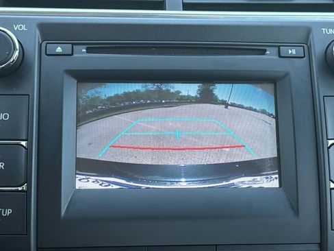 Used 2015 Toyota Camry LE image 25