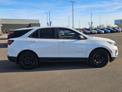 Used 2022 Chevrolet Equinox LS w/ LS Convenience Package image 6