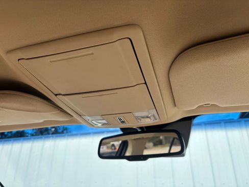 Used 2011 Lincoln MKS FWD image 41