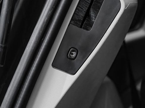 Used 2018 Dodge Grand Caravan SXT FWD image 48