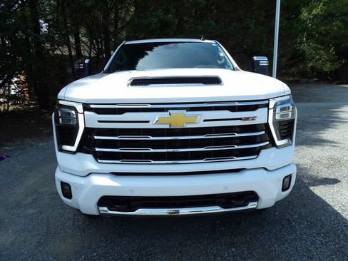 Used 2025 Chevrolet Silverado 2500 LT w/ Z71 Chrome Sport Edition AWD/4WD image 8