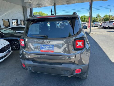 Used 2017 Jeep Renegade Latitude AWD/4WD image 7