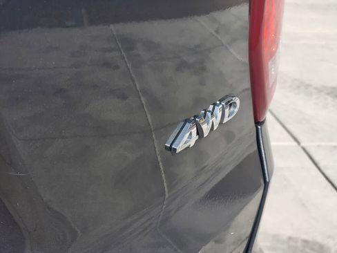 Used 2019 Ford Explorer XLT w/ Equipment Group 202A AWD/4WD image 12