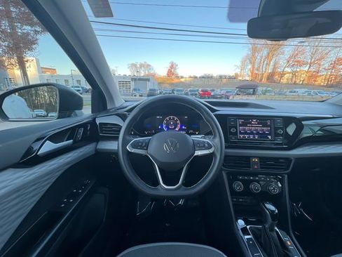 Used 2022 Toyota RAV4 XLE Premium image 14