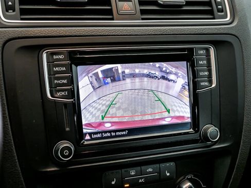 Used 2016 Volkswagen Jetta SE FWD image 21