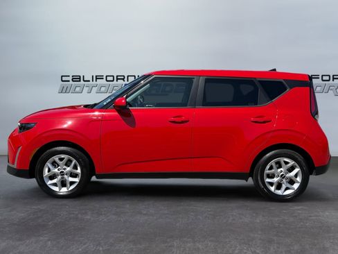 Used 2024 Kia Soul LX w/ Option Group 015 FWD image 8