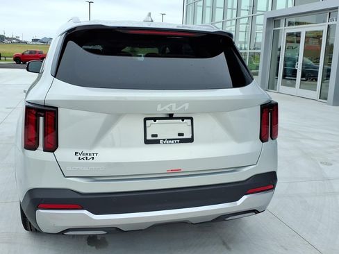 New 2026 Kia Sorento S FWD image 5