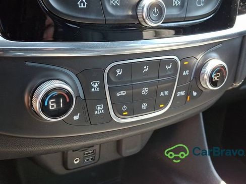 Certified 2023 Chevrolet Traverse LT w/ LT Premium Package AWD/4WD image 18