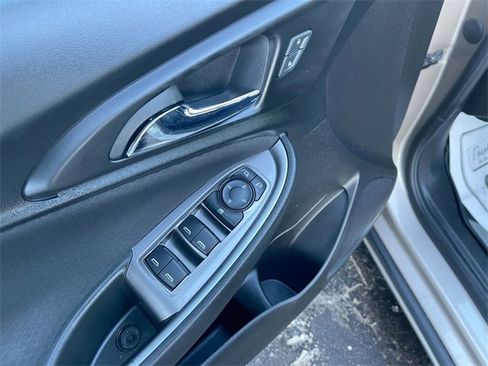 Used 2022 Chevrolet Malibu RS image 21