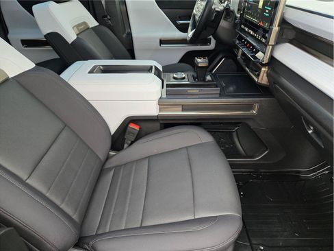 Used 2025 GMC Hummer EV 2X w/ LPO, Roof Cross Rail Package AWD/4WD image 13