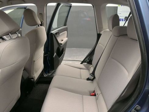 Used 2017 Subaru Forester 2.5i w/ Alloy Wheel Package image 18