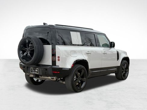 Used 2026 Land Rover Defender 110 X-Dynamic SE AWD/4WD image 9