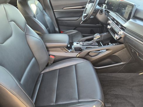 Used 2025 Kia Telluride S FWD image 10