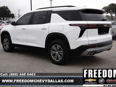 New 2026 Chevrolet Traverse LT w/ LPO, Floor Liner Package image 5